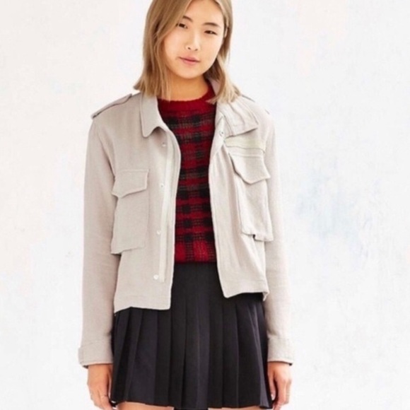 UNIF x UO Utility Linen Jacket - Picture 2 of 8